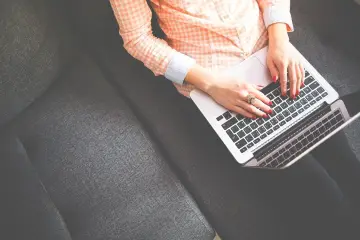 Ilustracja do wpisu 'Studia online – jak efektywnie uczyć się w domu?'